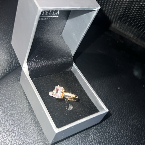 Size 7 gold plated CZ ring - Picture 4 of 6